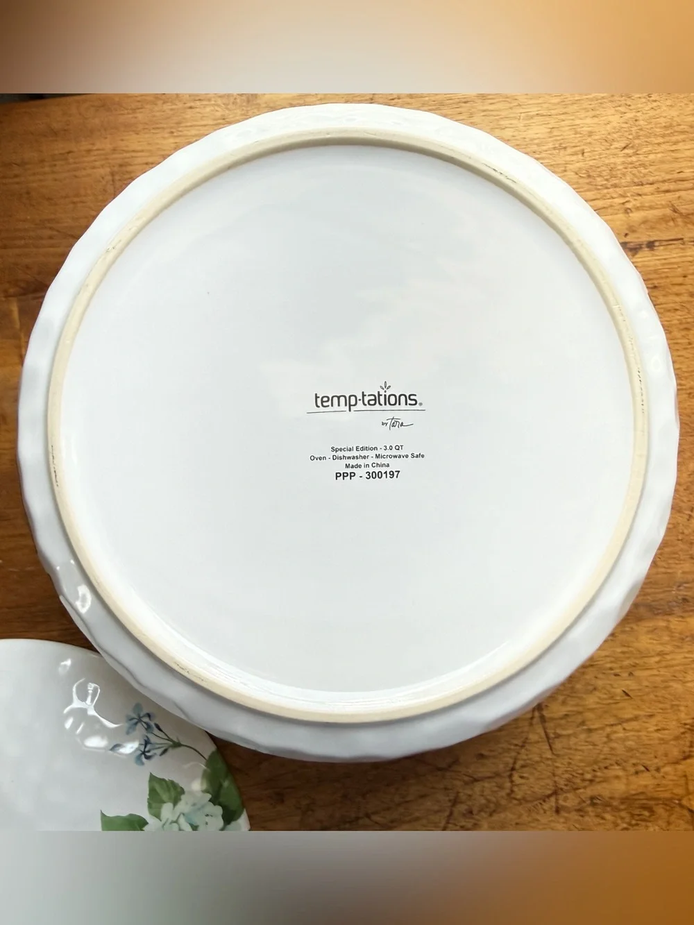 Temp-tations Presentable Ovenware Hydrangea Casserole Dish with Bunny Lid